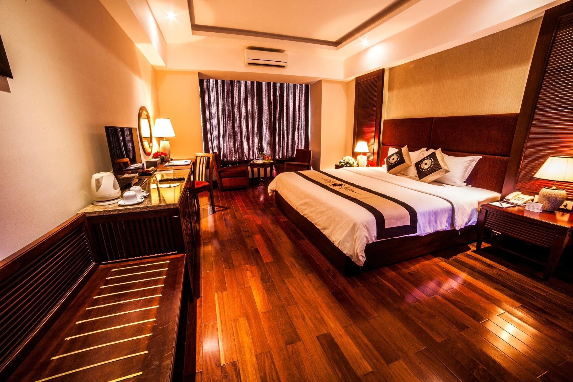 Moonlight Hotel Hue by null
