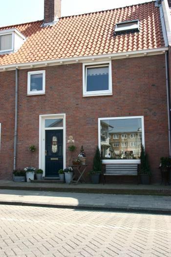 BED & BREAKFAST FAMILIE SPAANSTRA - B&B Reviews (Zandvoort, The ...