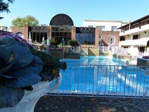 Pool & Beach