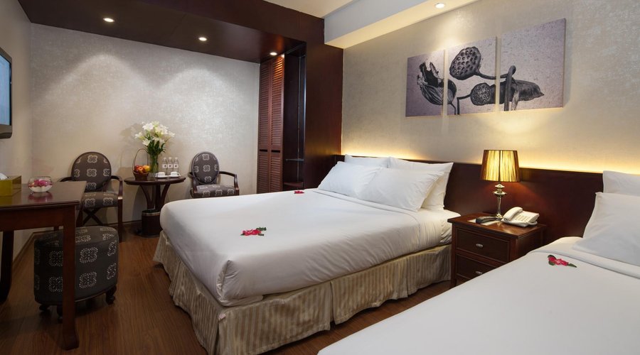 Deluxe twin bed room