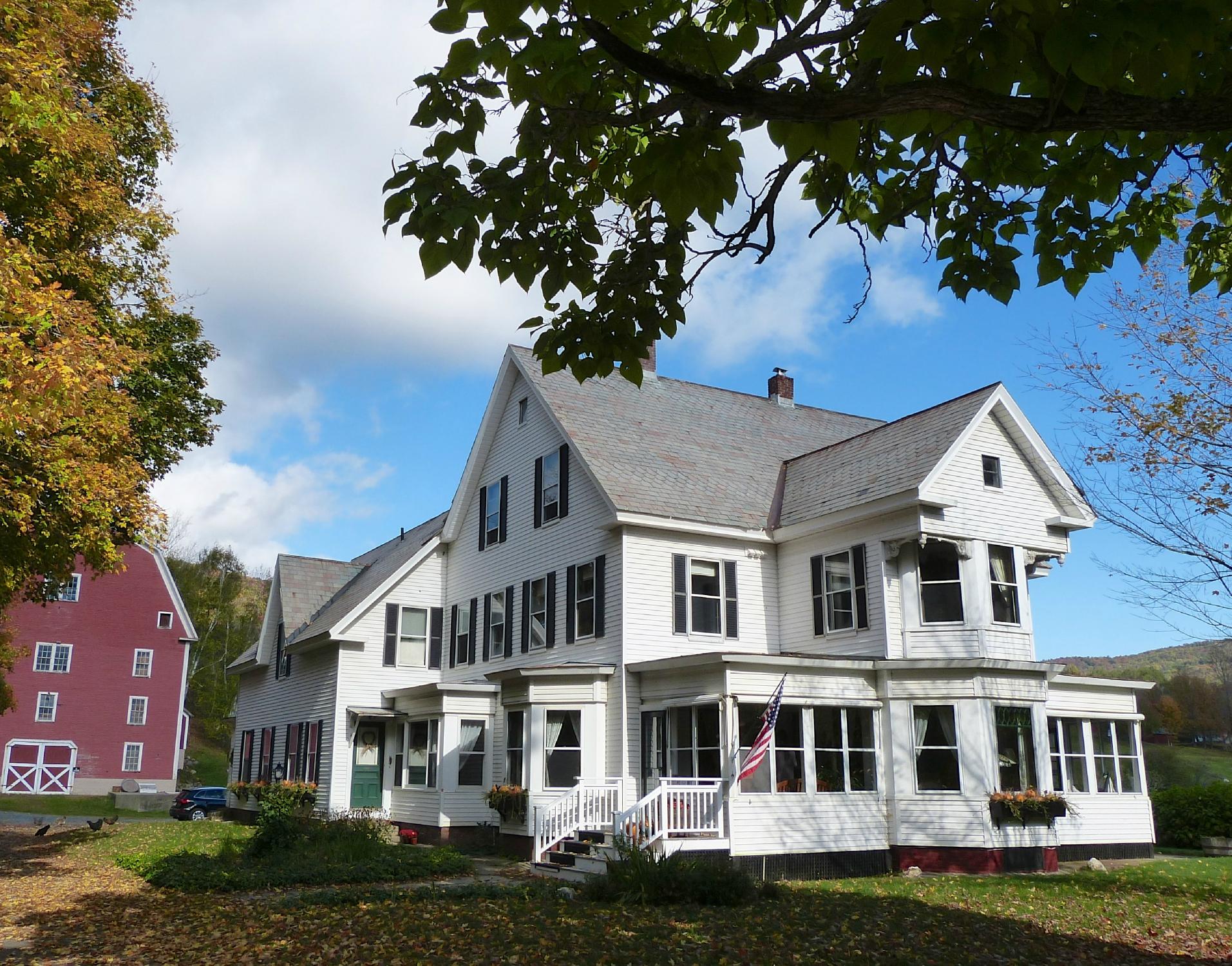 FARMHOUSE INN AT ROBINSON FARM - Prices & B&B Reviews (Woodstock, VT ...