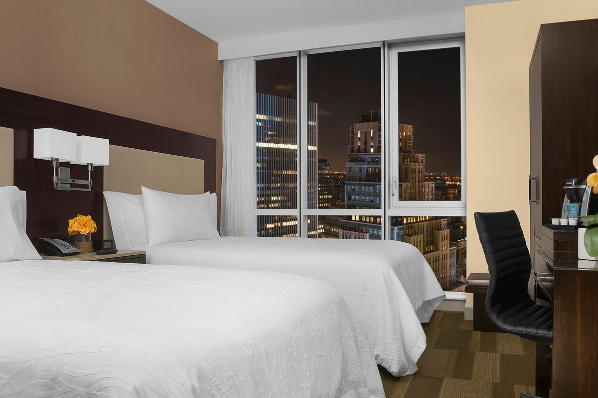 Hilton Garden Inn New York/Times Square Central Rooms: Pictures ...