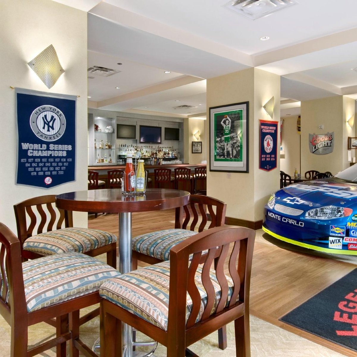 LEGENDS SPORTS GRILL, Miami - Restaurant Reviews, Photos & Phone Number -  Tripadvisor