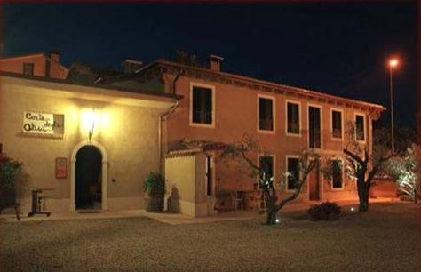 panorama notturno di "Corte degli Olivi"