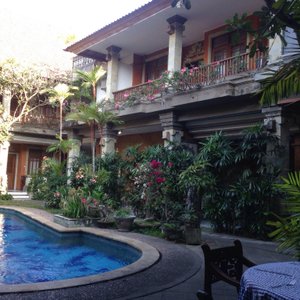 Central pool area and rooms (superior?)