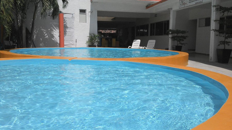 Alberca y Chapoteadero