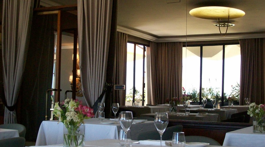 La Sala Camino della Terrazza Murat per pranzi e cene esclusive e private.