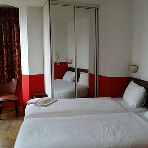 1-2 person, 2 single bed