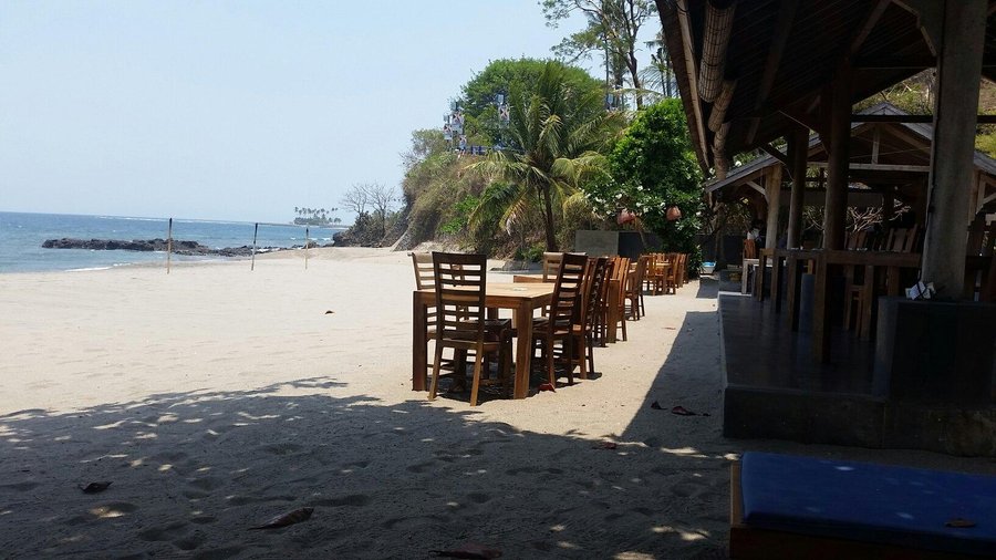 Breakfast area on the beach