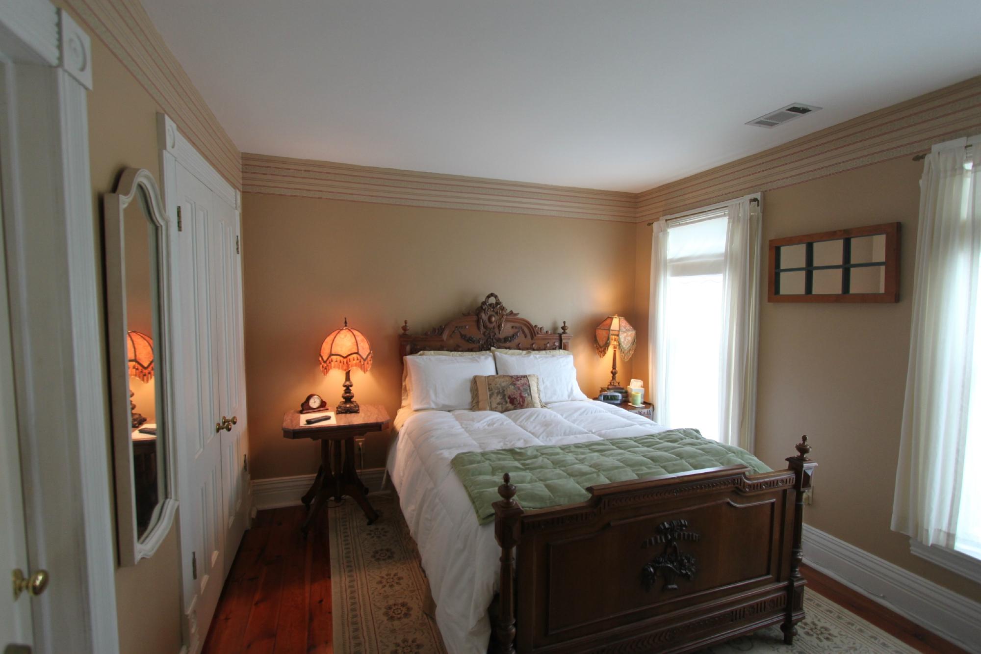 River Edge Mansion Bed And Breakfast Rooms: Pictures & Reviews ...