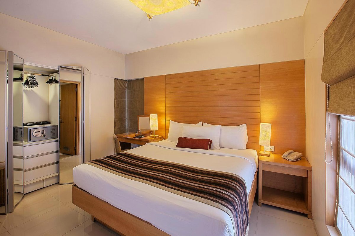 Oakwood Residence Naylor Road Pune Rooms: Pictures & Reviews - Tripadvisor