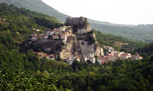 Castello di Cerro al Volturno