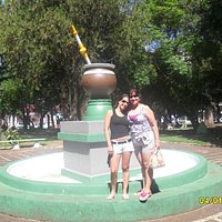 arvores, bancos, lugar muito lindo