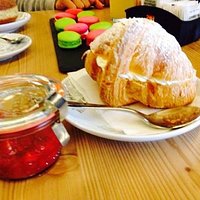 brioche panna e fragole (in vasetto)