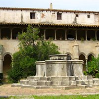 plaza interior del monasterio