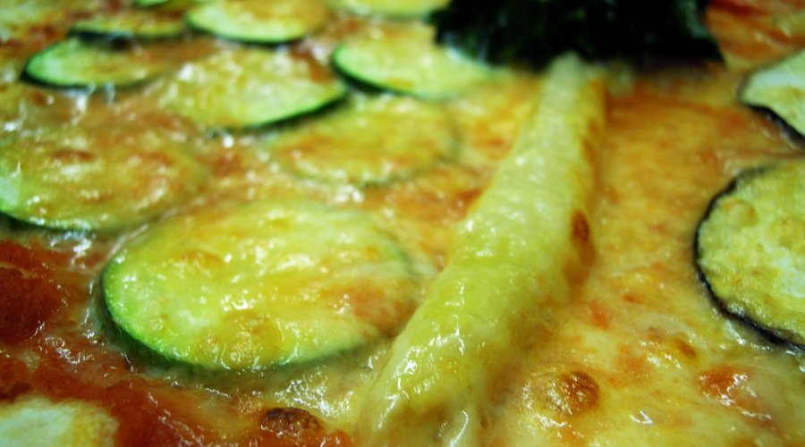 Unsere Vegetariana - La nostra vegetariana - Our veggie-pizza - Pizzeria Nussbaumer