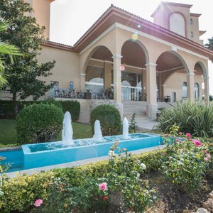 Entrance at the Gran Hotel La Hacienda