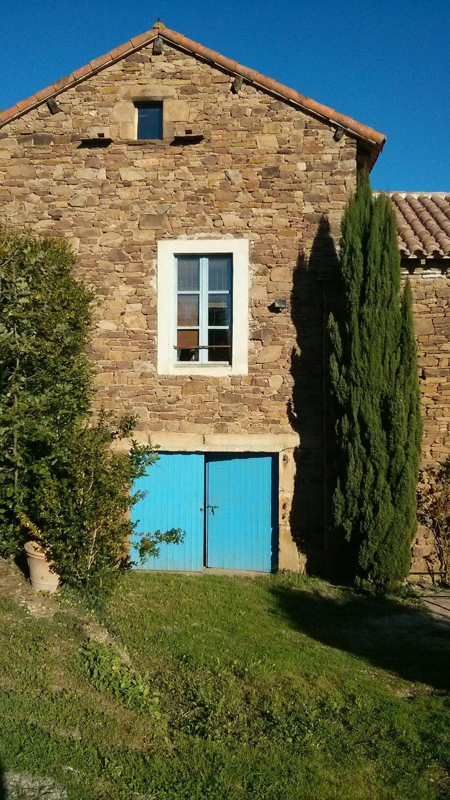 LA MAISON BLEUE - B&B Reviews (Laval-Roqueceziere, France)