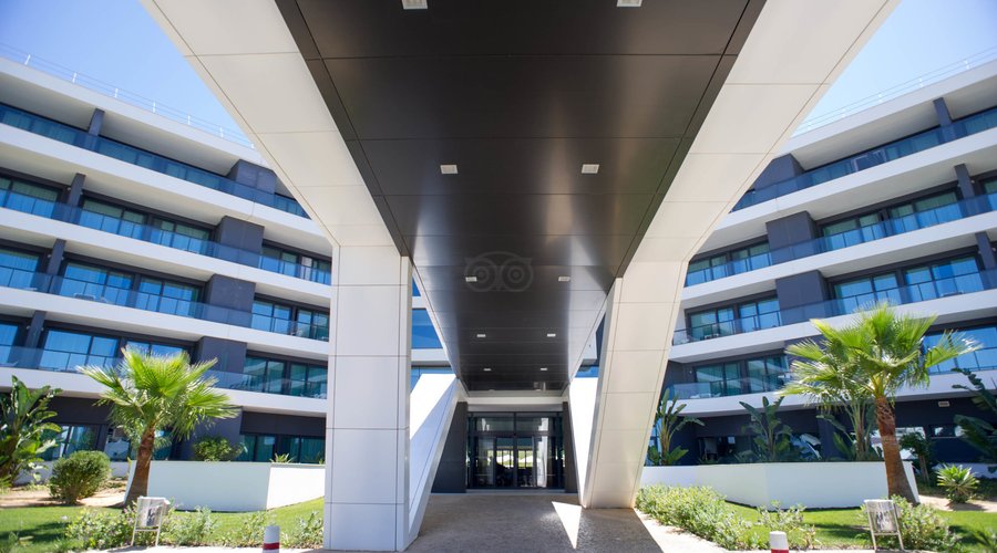 Entrance at Alvor Baia Resort Hotel