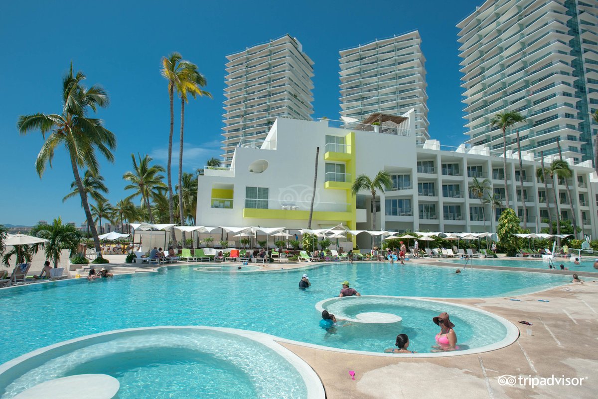 Krystal Grand Puerto Vallarta Pool: Pictures & Reviews - Tripadvisor