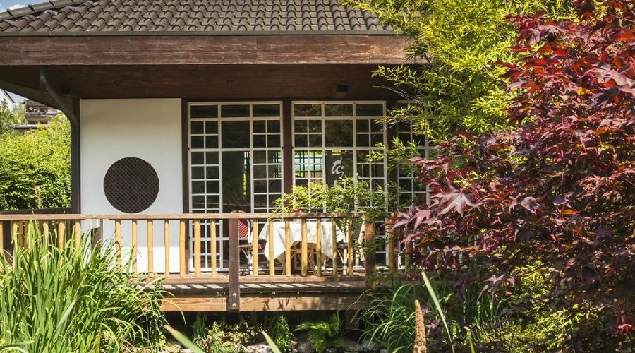 Japanische Teehaus im  asiatischen Garten