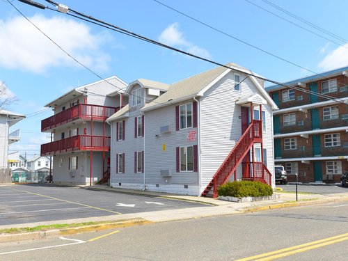 Sea Gem Motel and Apartments image