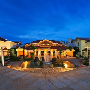 Clarks Exotica Convention Resort &amp; Spa, hotel in Bengaluru