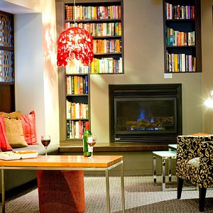 Reading Lounge & Fireplace