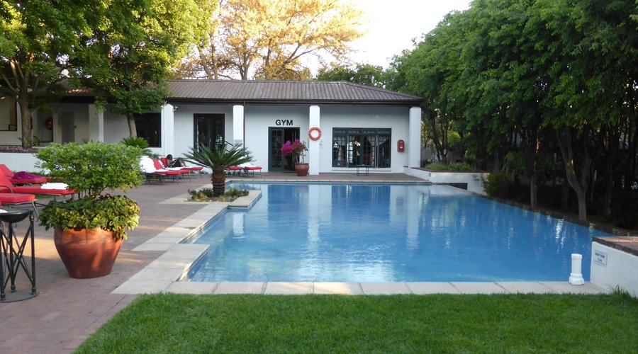 Infinity pool and gym