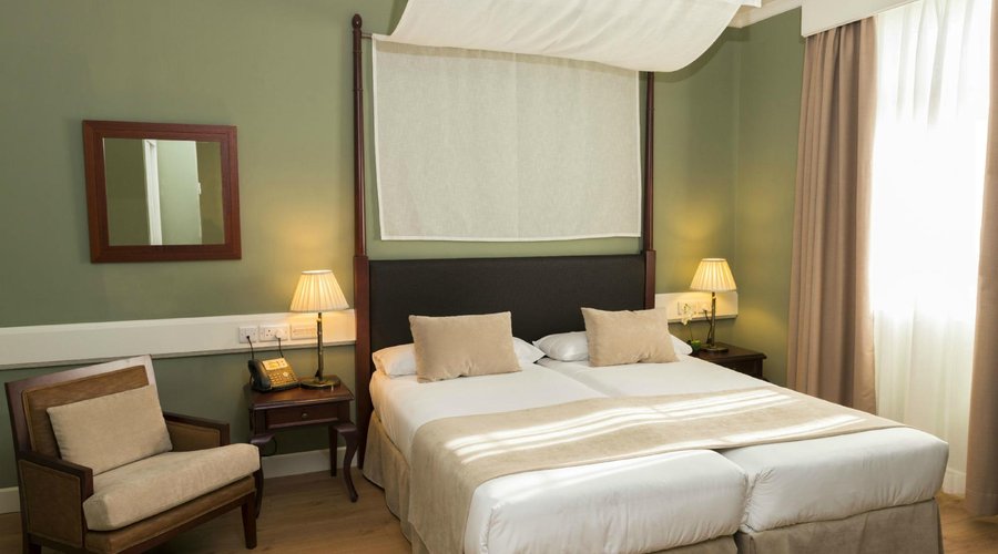 Guest room