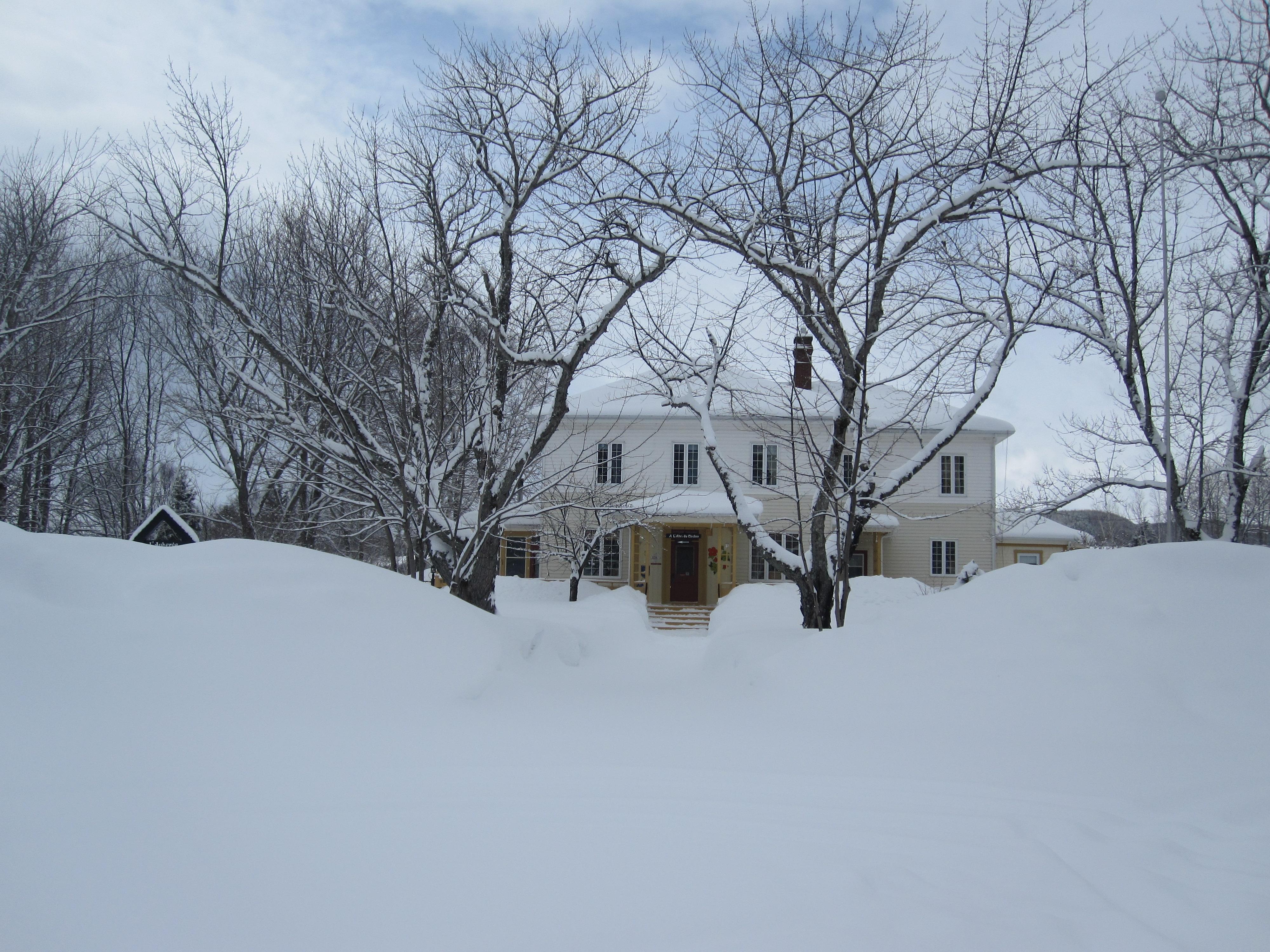 GITE A L'ABRI DU CLOCHER B&B (Carleton-sur-Mer, Canada - Québec ...