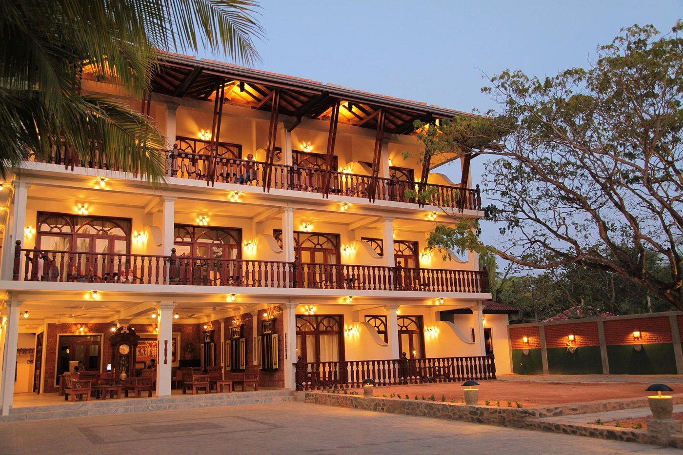 Club bentota 4 шри. Отель клаб Бентота Шри Ланка. Wunderbar Beach Hotel Шри Ланка. Отель Бентота Бич. Cinnamon Bentota Beach Шри Ланка.