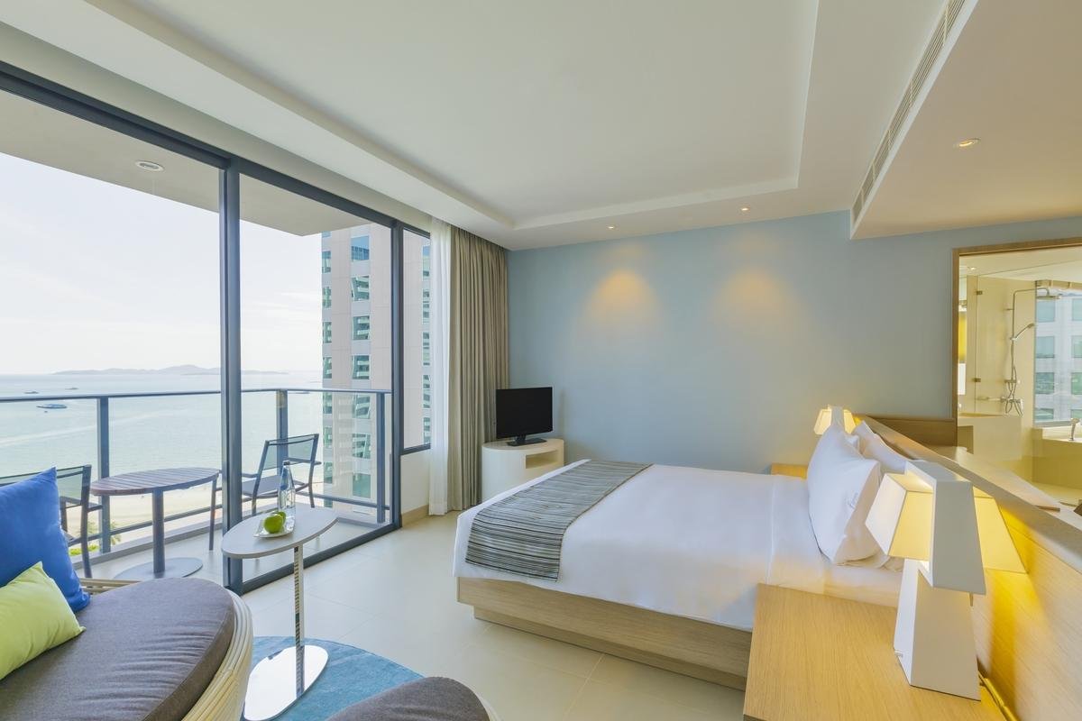 Holiday Inn Pattaya, an IHG Hotel - hotel rooms