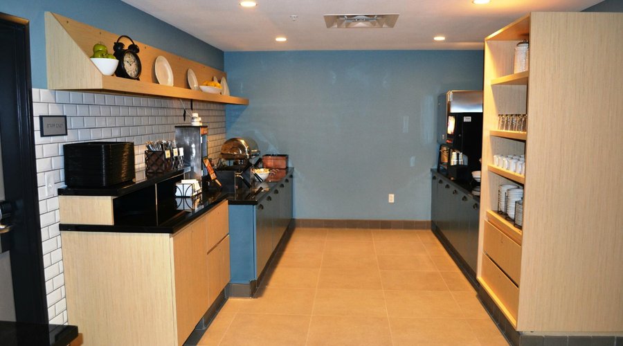 Breakfast Servery 2