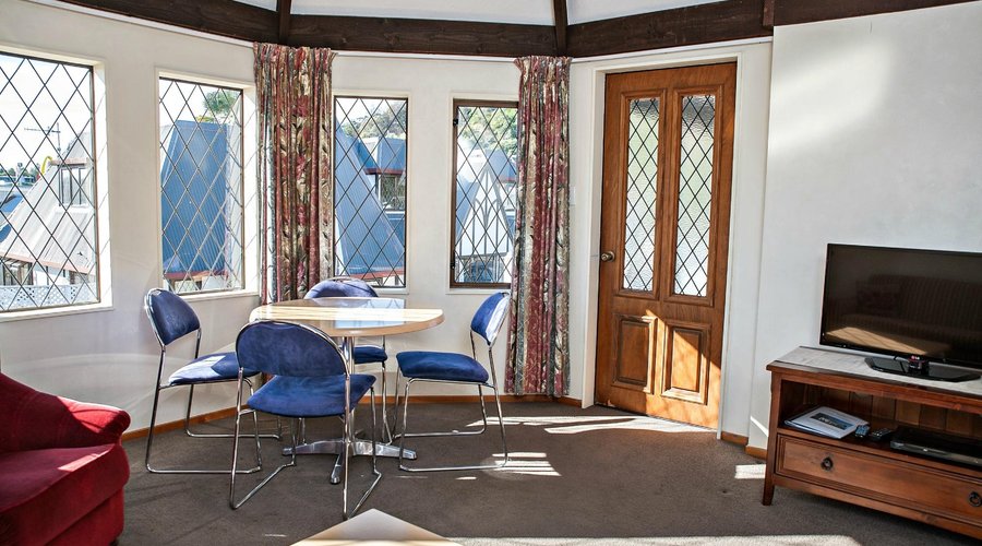One Bedroom Unit Lounge