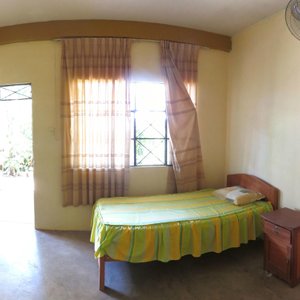 habitación doble con baño compartido