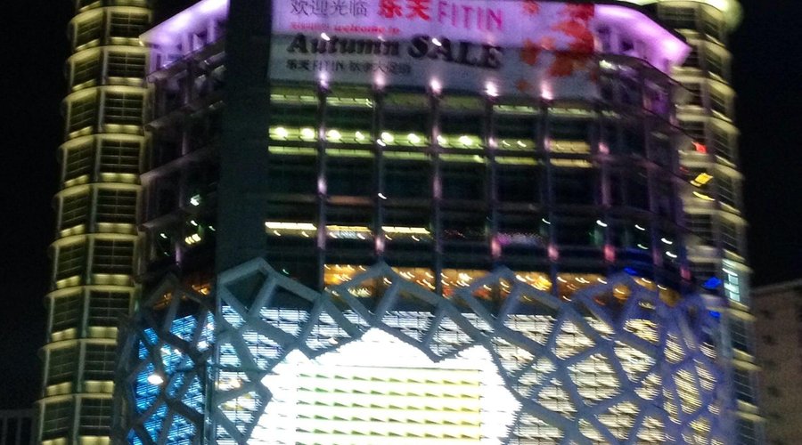 Dongdaemun is 10mins' walk away if you know the shortcuts & jaywalk instead of using traffic lig