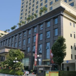 大きなホテル