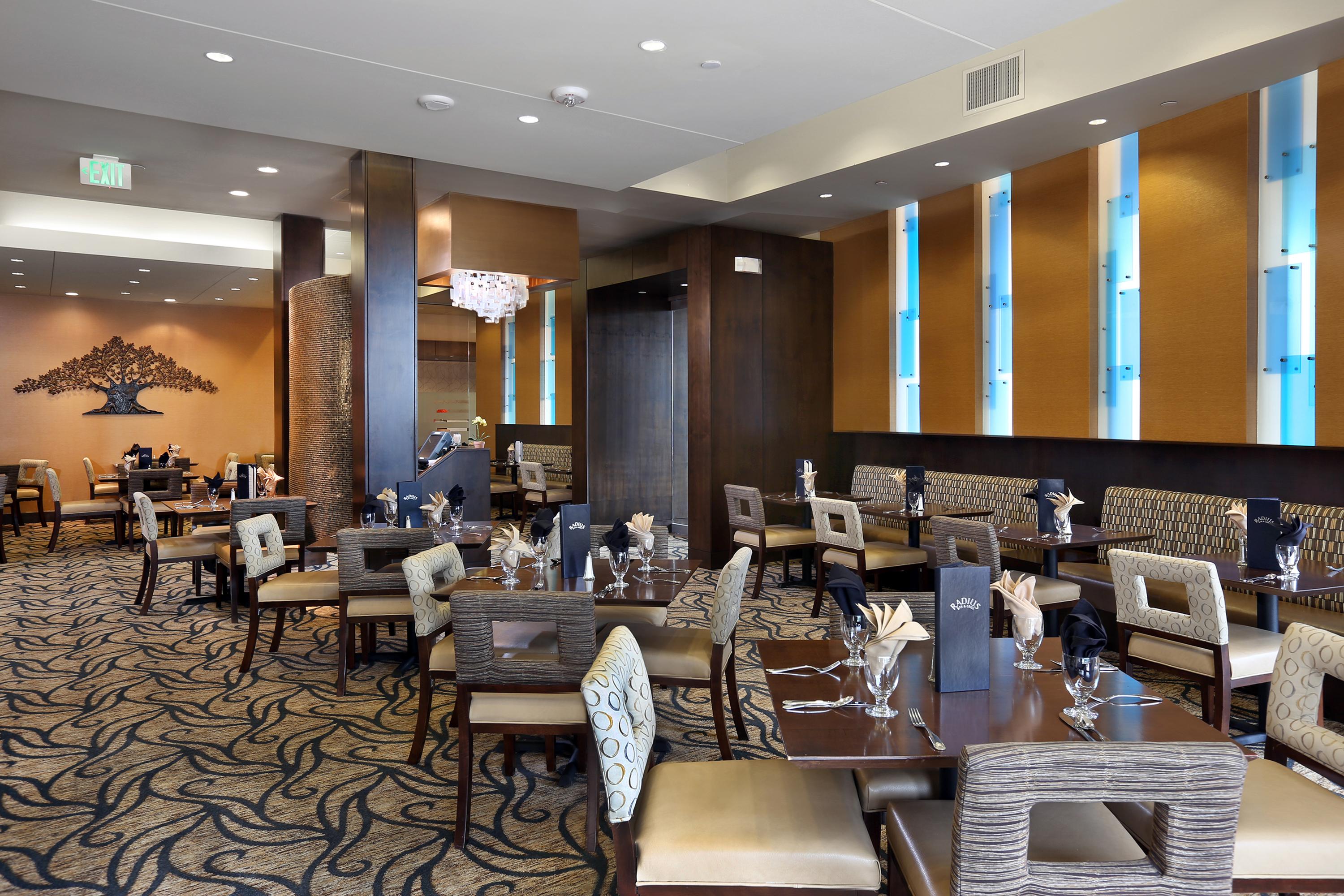 DOUBLETREE BY HILTON HOTEL DENVER THORNTON Updated 2024 Prices   Radius Bar 