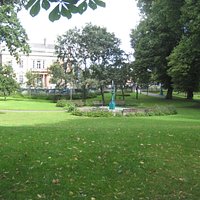 Castle Street garden