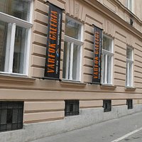 A Várfok Galéria homlokzata