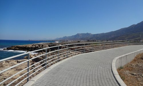 Well paved, flat with plenty of benches.