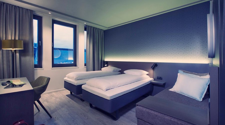 Standard Twin Room with Day bed