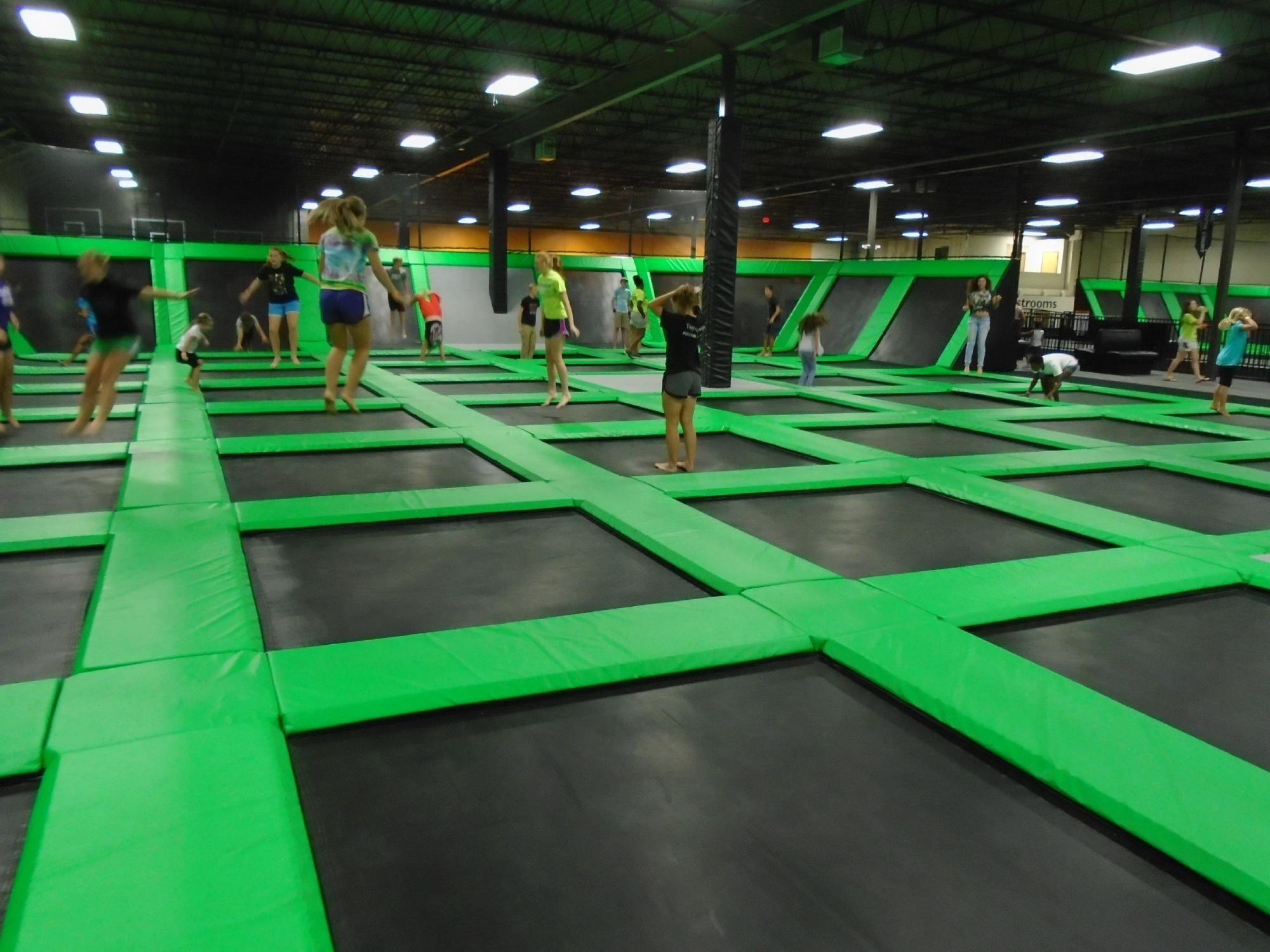 Airbound trampoline outlet center