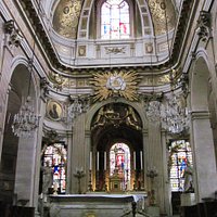 Altar in Saint-Louis en I'IIe - Paris - 28th Oct 2014.