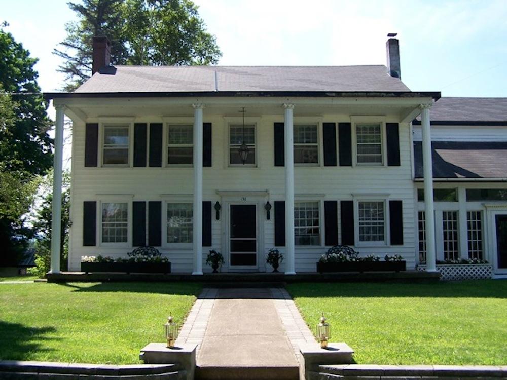 CREEKSIDE BED AND BREAKFAST (Cooperstown) - B&B Reviews & Photos ...