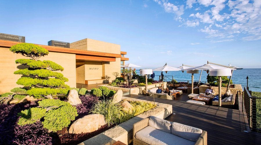Exterior/Lounge