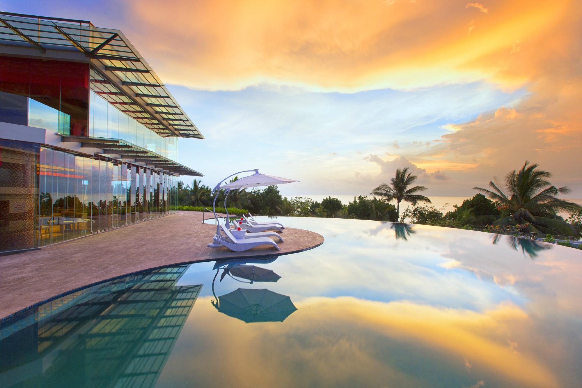 Sheraton Bali Kuta Resort Pool: Pictures & Reviews - Tripadvisor