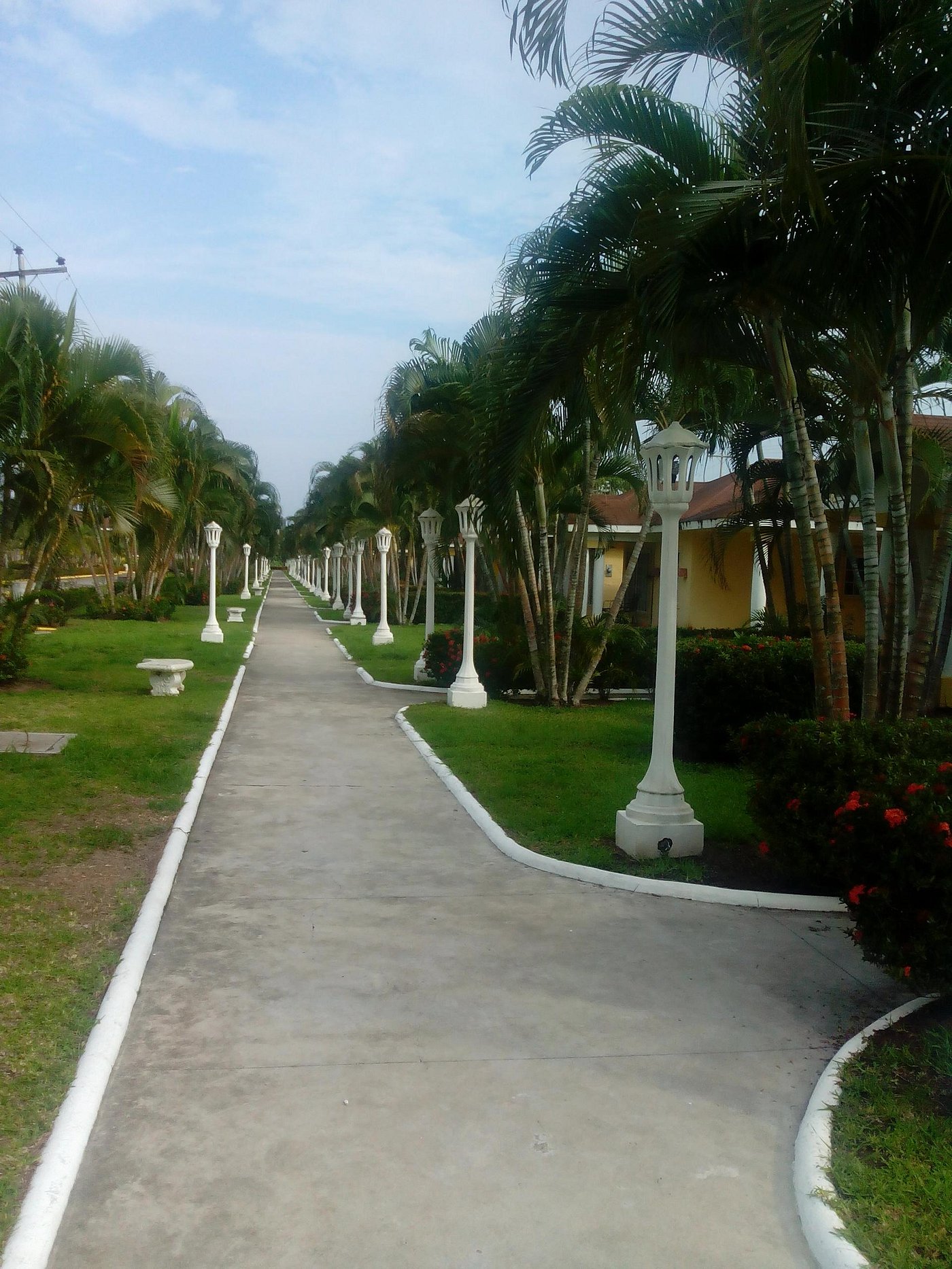 La Ceiba Honduras Hotels; HOTEL VILLA L` REAL (Honduras/La Ceiba) - tarifs 2024