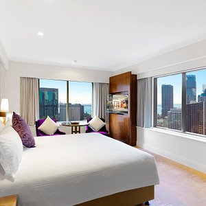Deluxe Corner Room | Amora Hotel Jamison Sydney